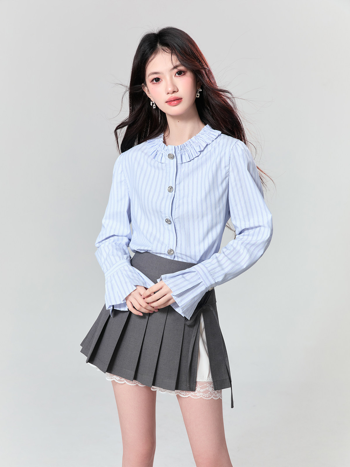 凡兔春季法式高级感小香风蓝色条纹衬衫女2026新款设计感气质上衣