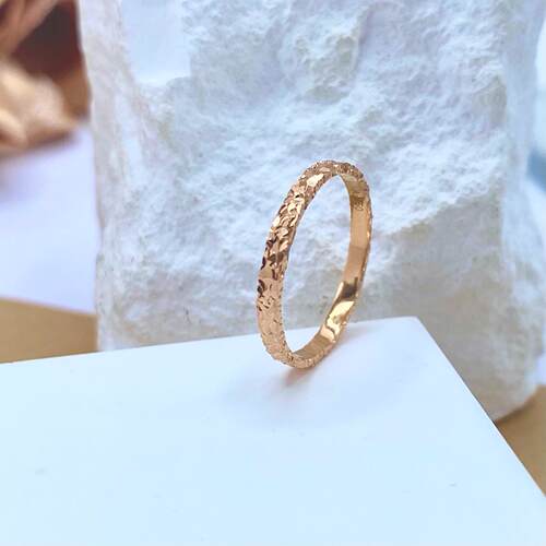 18K玫瑰金白金黄金女简约碎碎冰戒指品牌正品特价女士指环素金
