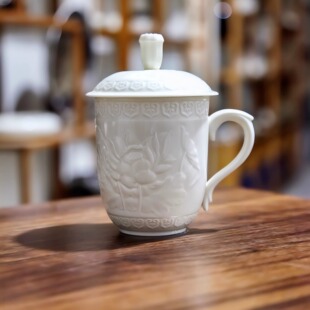 曲阳秋鸿定瓷茶具茶杯定窑白釉瓷荷花纹饰中式现代办公盖杯会议杯