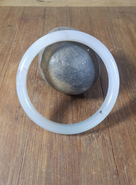 2006号 巴西浅绿色玛瑙手镯 圈口58mm