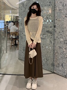 欧货时尚穿搭套装女2024年不规则镂空针织衫上衣吊带裙气质两件套