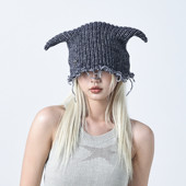 YEZI 秋冬显脸小毛线帽女朋克风破坏毛边针织帽子猫耳朵设计感
