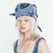 YEZI 复古辣妹牛仔三角巾女腰果印花磨边头巾保暖高级感方巾