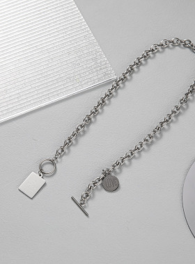 港风街头朋克项链男款潮男配饰钛钢项链男不掉色方牌吊坠项链女无