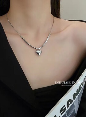 2025银色钛钢爱心项链女潮小众设计简约时尚锁骨链气质百搭毛衣链