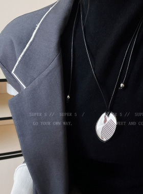 韩国小梳子钛钢黑绳吊坠项链女款感夏天长款锁骨链毛衣链配饰