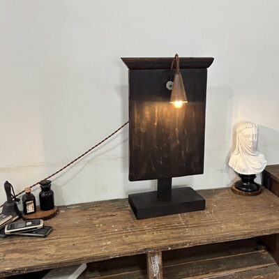 日式实木招牌桌面生锈做旧落地中古杂志简约复古报刊阅读台灯架子