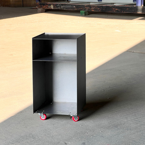 赛博朋克金属实心现代工业风极简复古装饰工作室咖啡厅边柜边柜