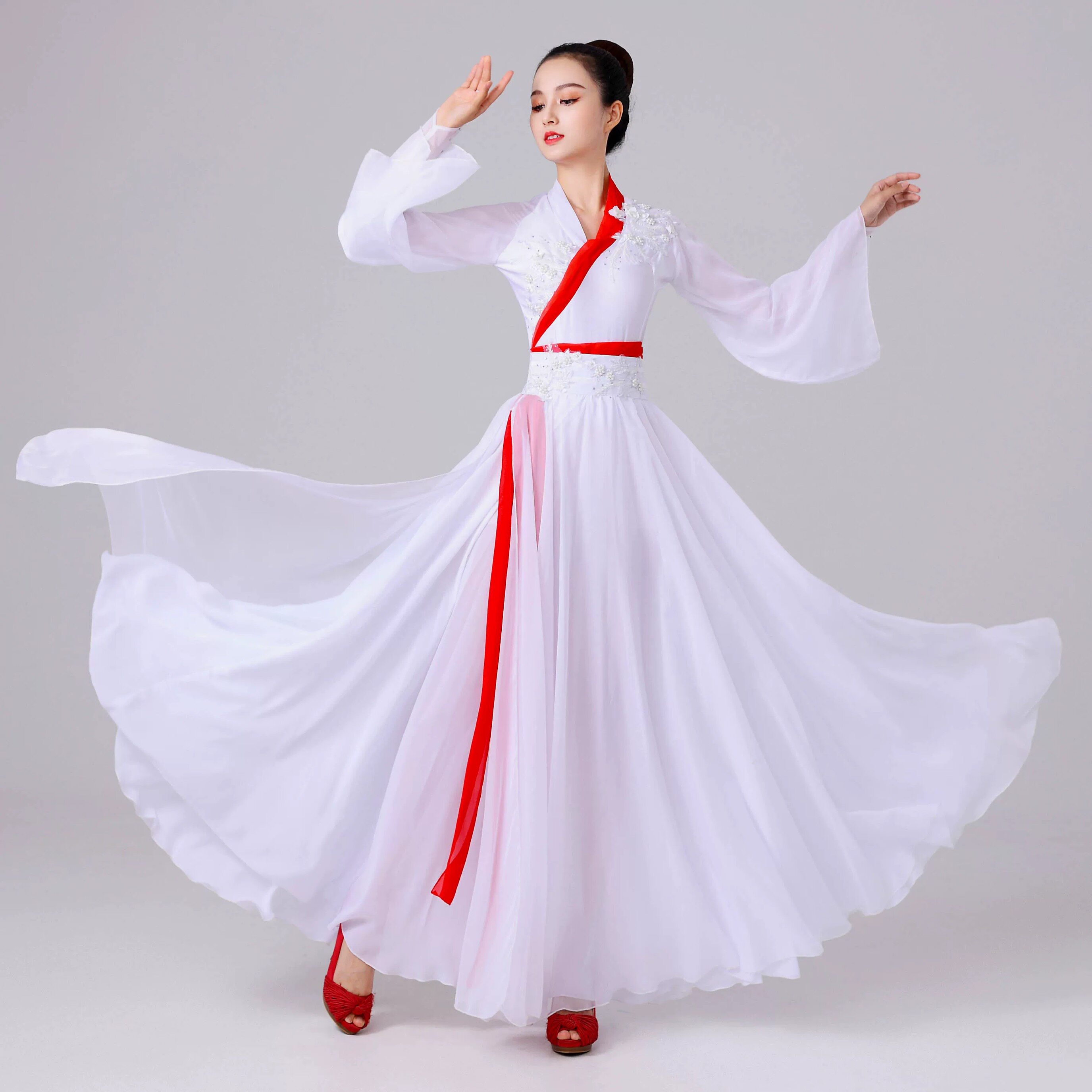 新款一生乘风破浪唐诗舞蹈服装