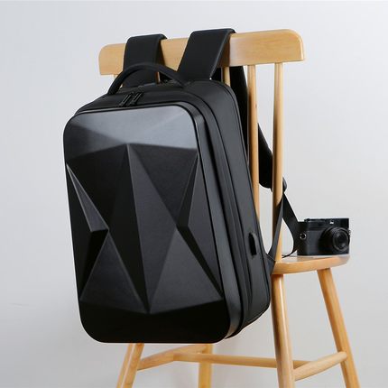 新款硬壳双肩笔记本电脑背包 商务通信大容量双肩包USB充电