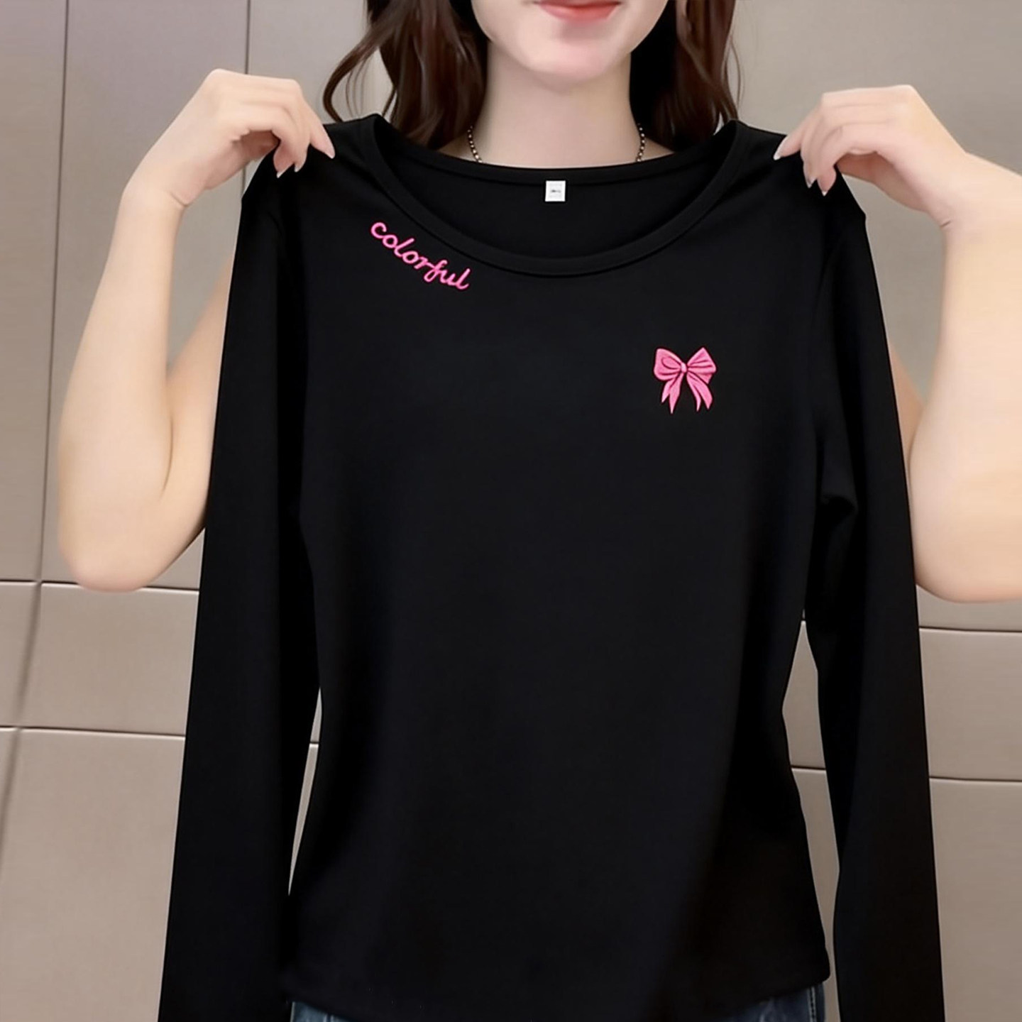 2026春季新品简约蝴蝶结刺绣圆领长袖t恤女黑色显瘦气质内搭上衣,女装/女士精品,大码内搭,淘宝优惠券,粉丝福利购,淘宝优惠卷