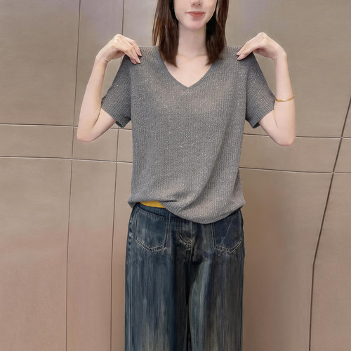 简约轻奢时尚纯色v领短袖t恤女装