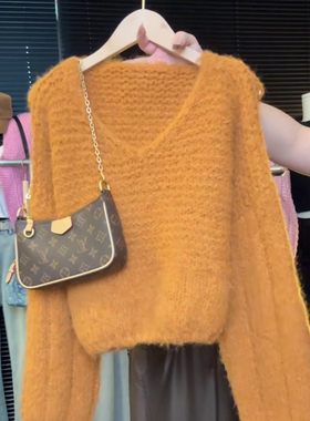 韩版慵懒风黄色v领软糯针织衫女装2025秋冬季巨好看宽松毛衣上衣
