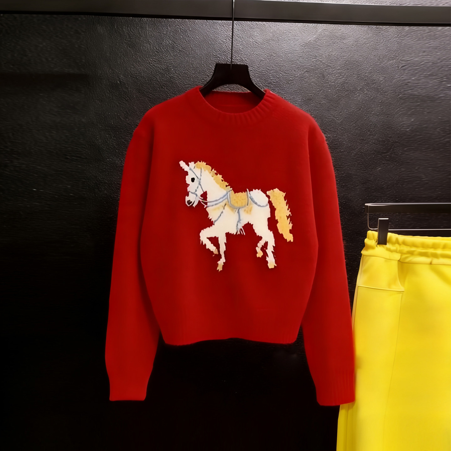 秋冬小马提花圆领毛衣女新年红色