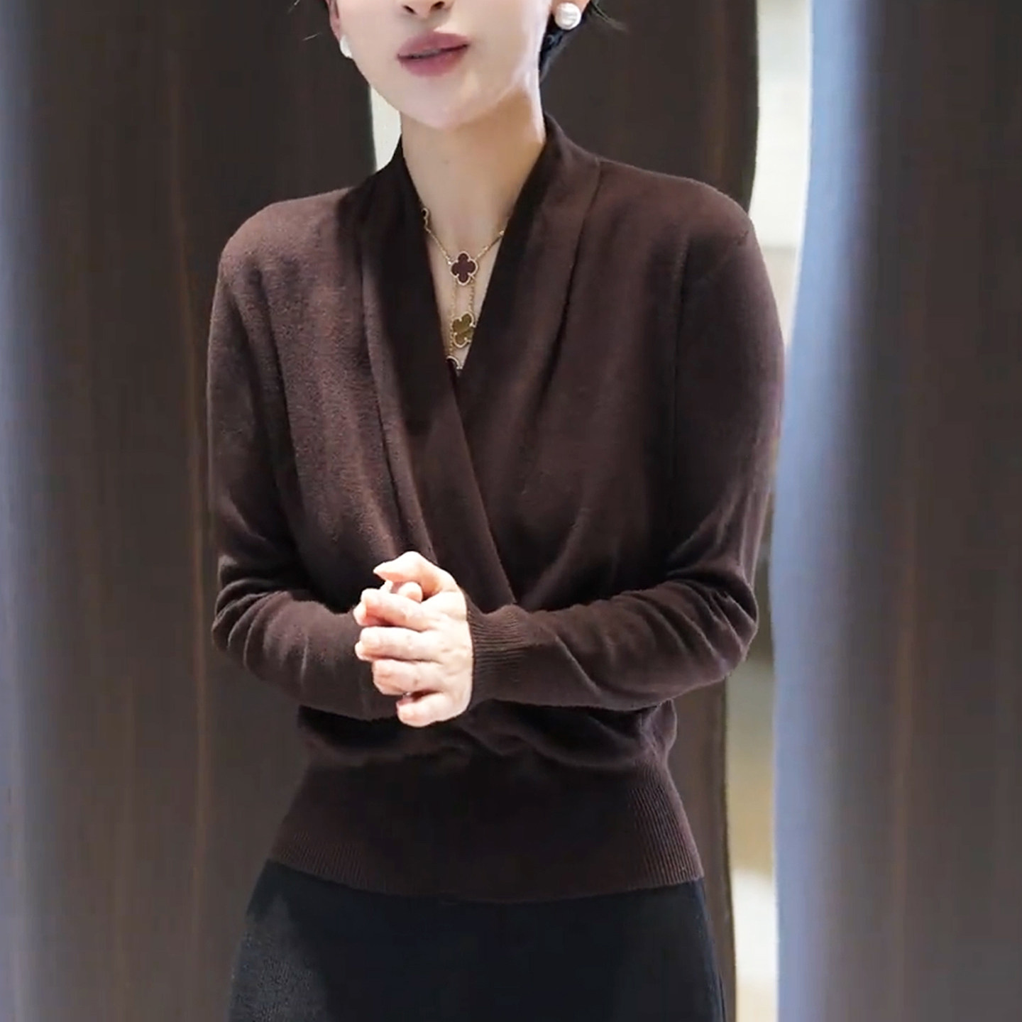 高级感法式咖色v领长袖针织衫女