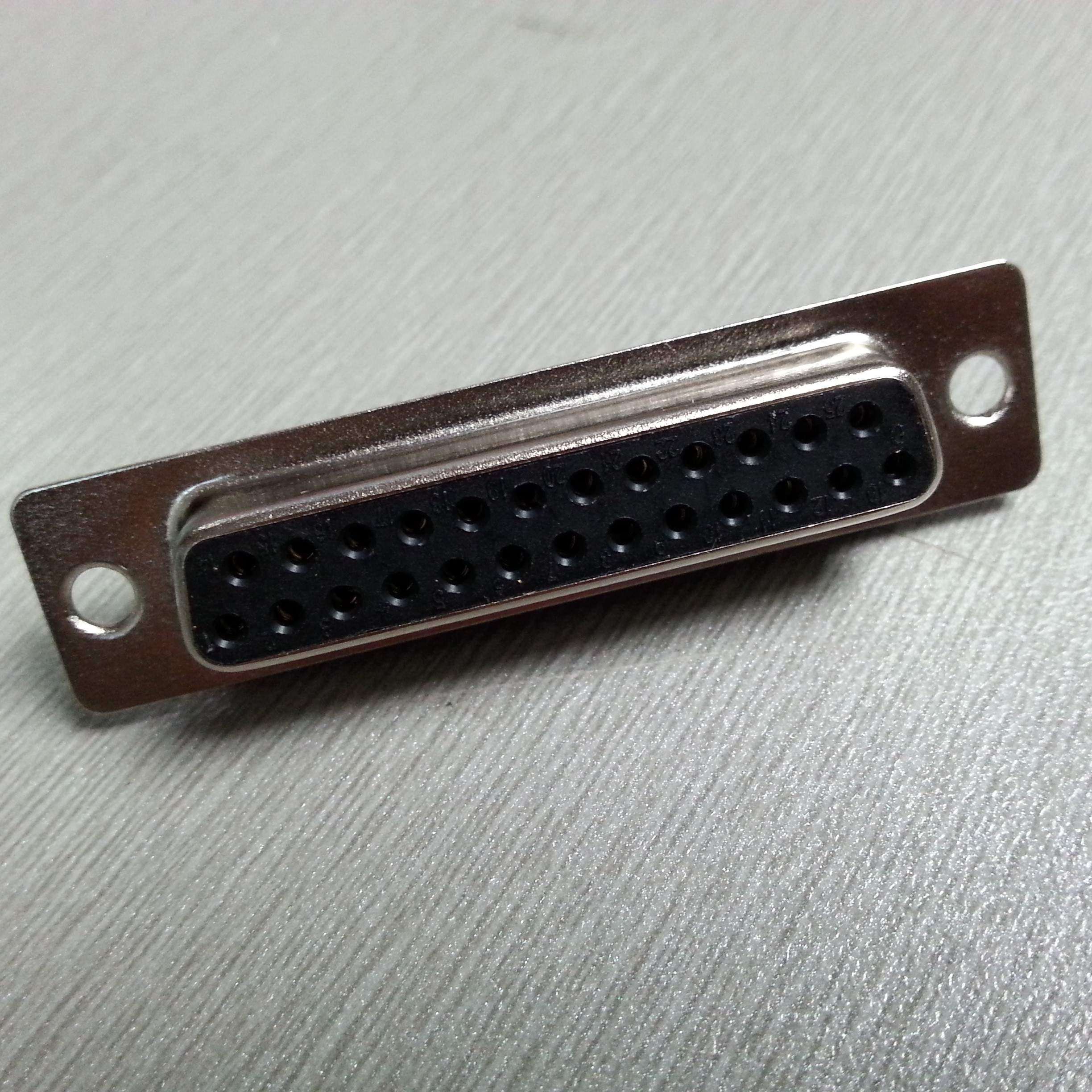 黑胶DB25孔两排母座连接器实心针