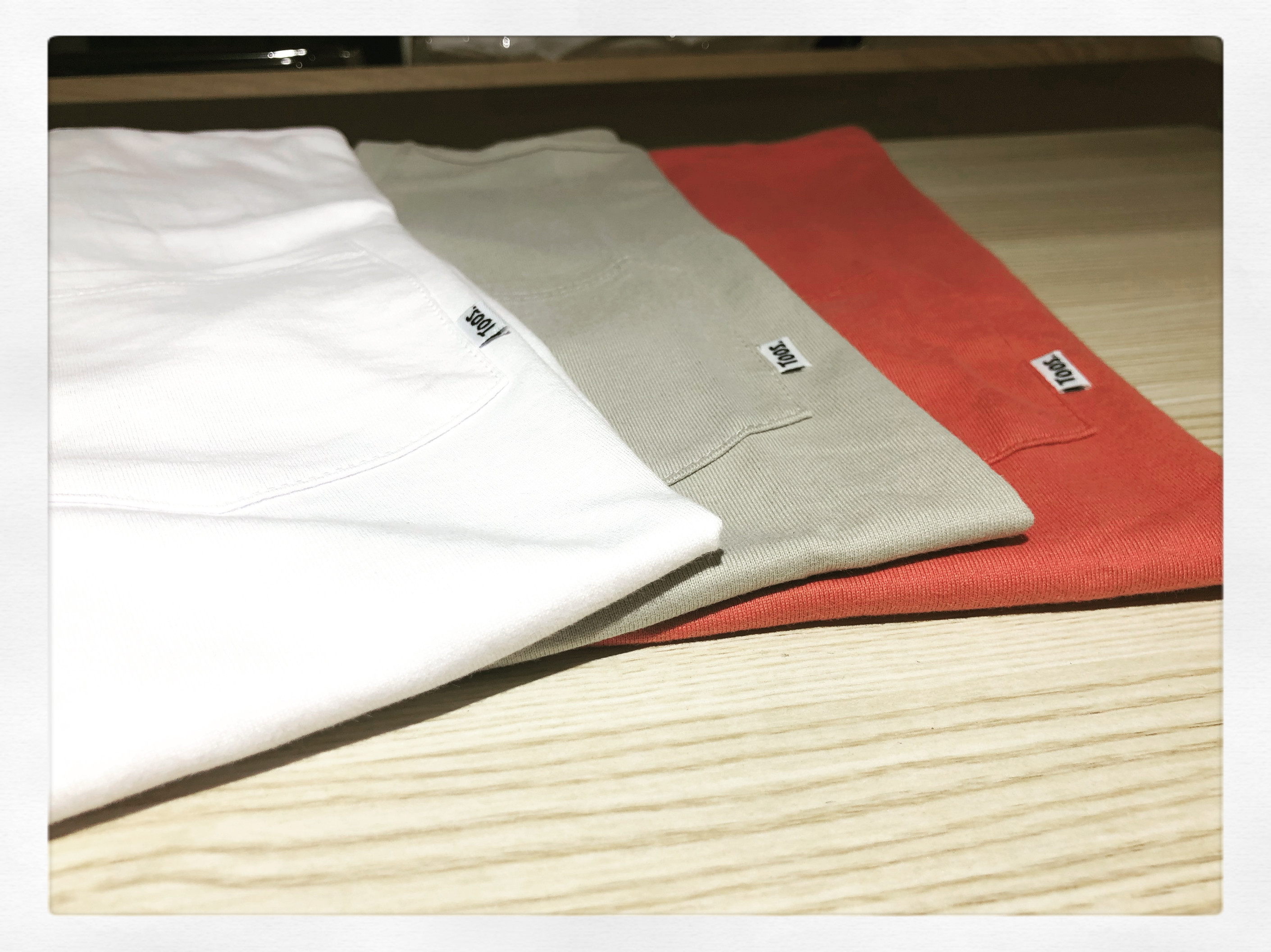 小标基础圆领纯色宽松口袋T恤