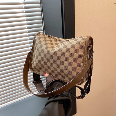 腋下包包2025新款大容量通勤包