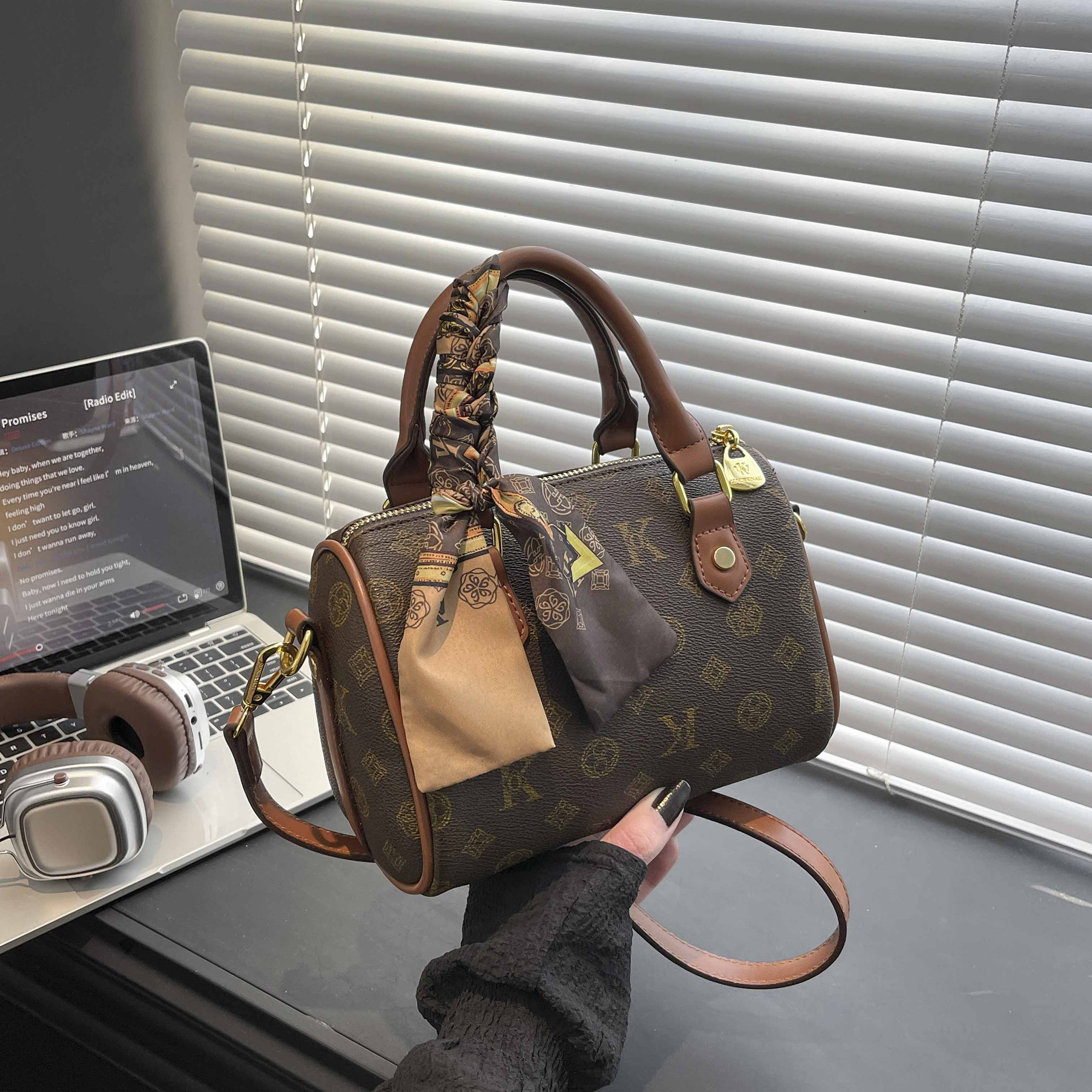 网红包包女2025新款时尚复古女士波士顿包手提包枕头形单肩斜挎包,箱包皮具/热销女包/男包,通用款女包,淘宝优惠券,粉丝福利购,淘宝优惠卷