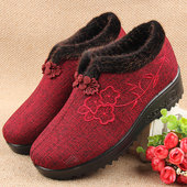 红色鞋 女中老年奶奶绣花鞋 子老人棉鞋 加绒女鞋 冬季 女士本命年红鞋