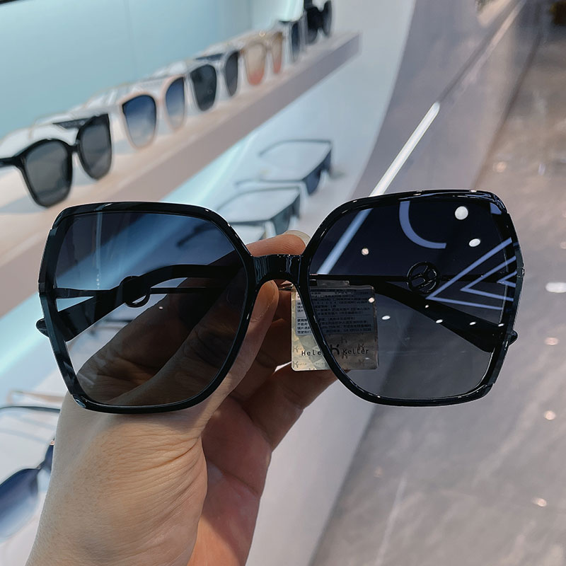 2022新款海伦凯勒太阳镜女士正品偏光镜墨镜开车遮阳防紫外线2230