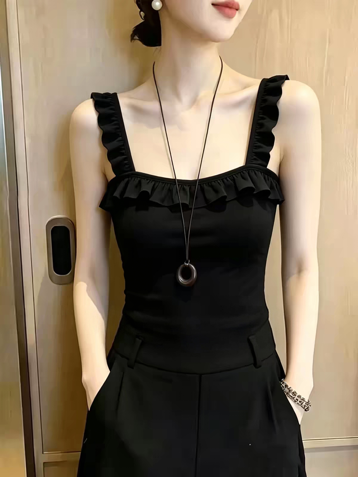 性感黑色花边方领吊带背心女士2026夏季新款修身显瘦无袖辣妹上衣