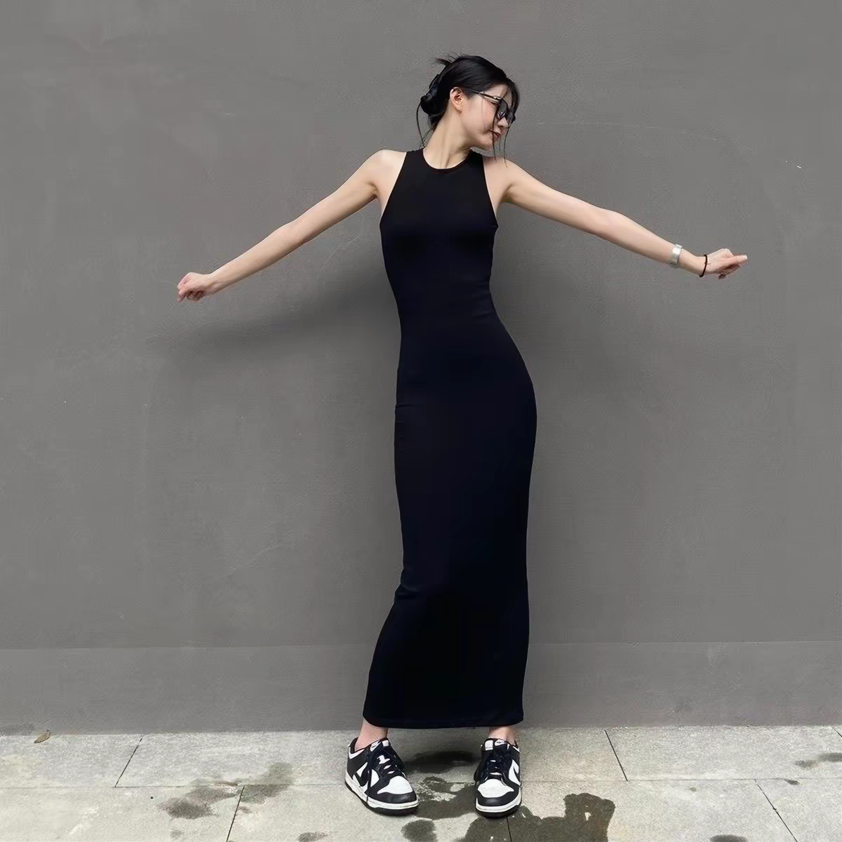 2026新款辣妹女装黑色无袖背心连衣裙女夏季新款修身显瘦气质长裙