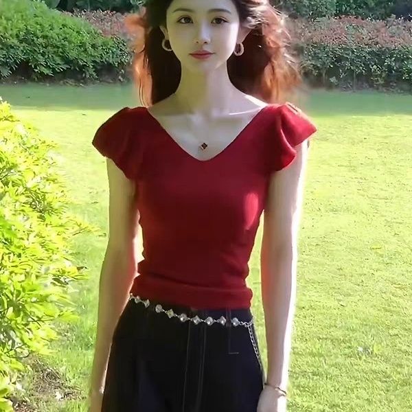 纯欲风辣妹v领小飞袖红色上衣女2025夏季新款修身显瘦别致绝美t恤