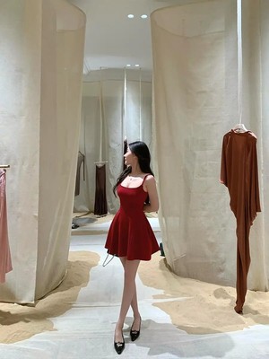 荔枝sweetie 法式红色吊带连衣裙短款收腰休闲短裙子晚礼服