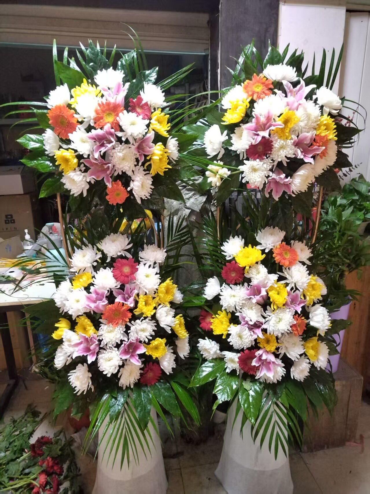上海丧事白事祭祀宝山西宝兴路龙华殡仪馆追悼会花圈花篮