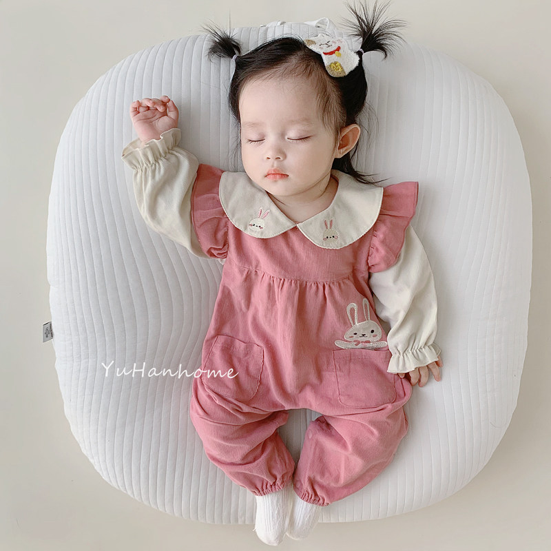 女宝宝兔子灯芯绒连体衣