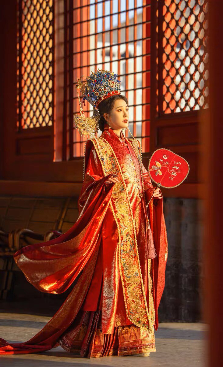 [대여] 붉은 잎 동맹 여성 명나라 결혼식 옷 금으로 짠 대형 셔츠 접시 금 자수 XIA PEI 모조 구름 브로케이드 구름 강 천 가지 색상