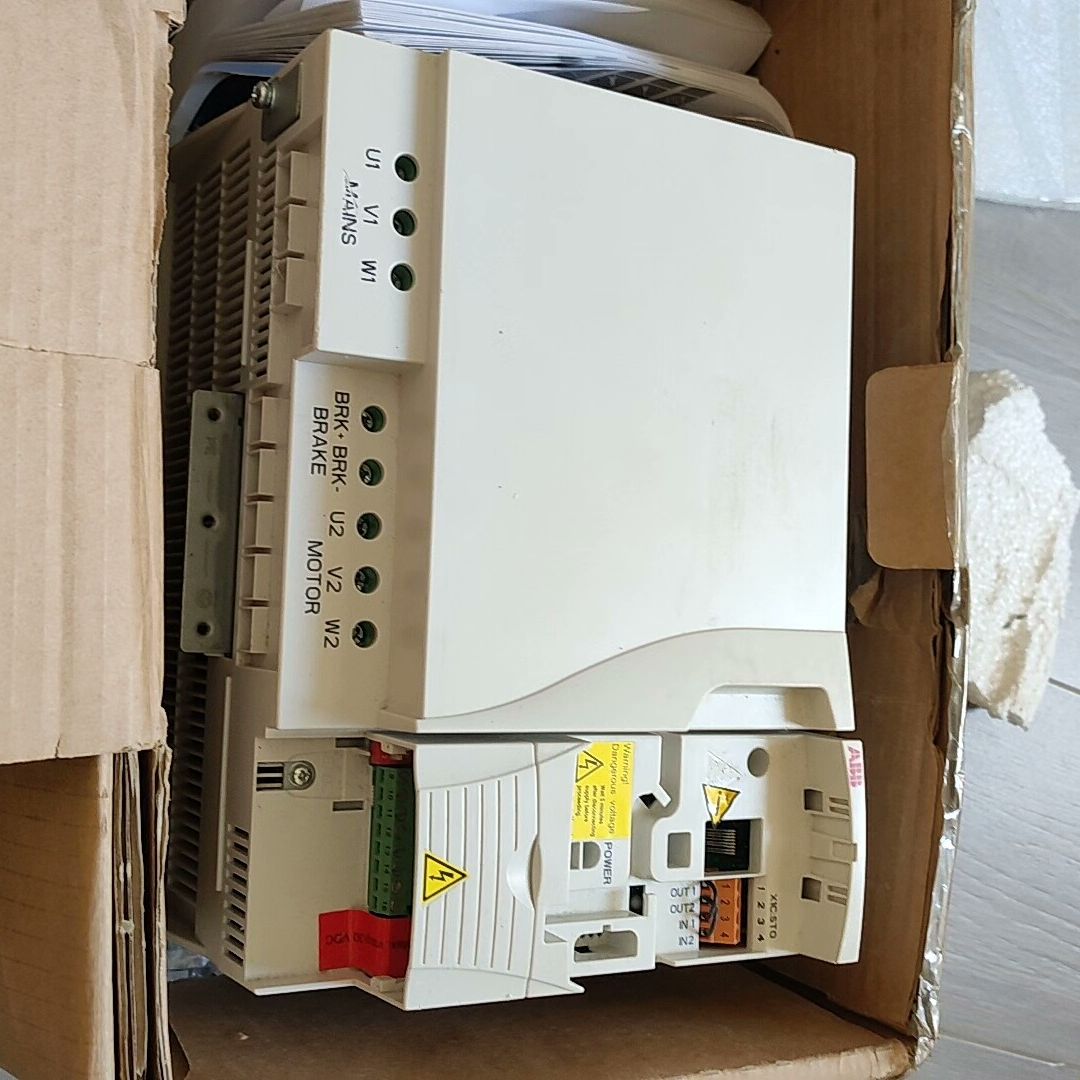 变频器 ACS355-03E-44A0-4库存