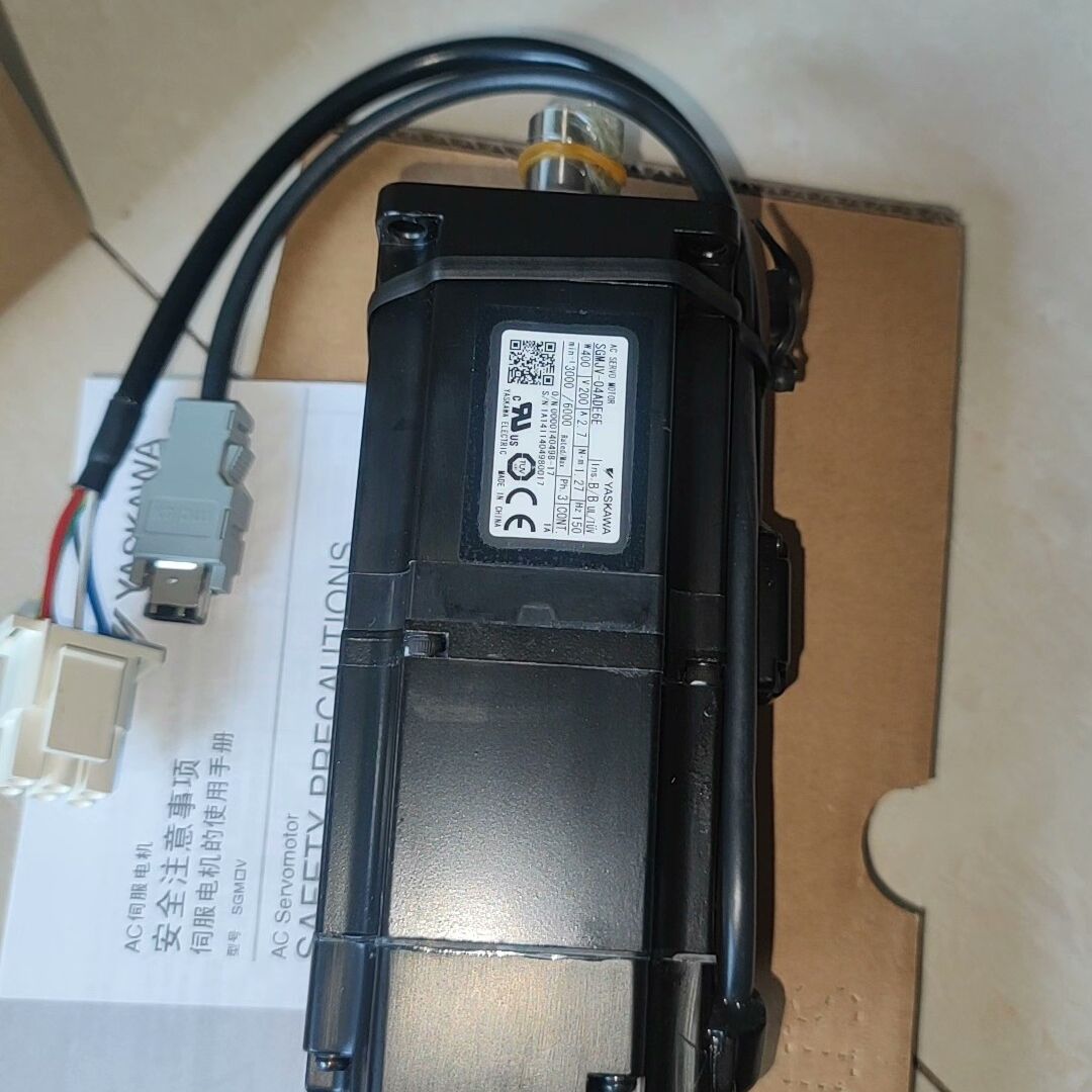 日本安川品牌SGMJV-04ADE6E伺服马达 电机带刹