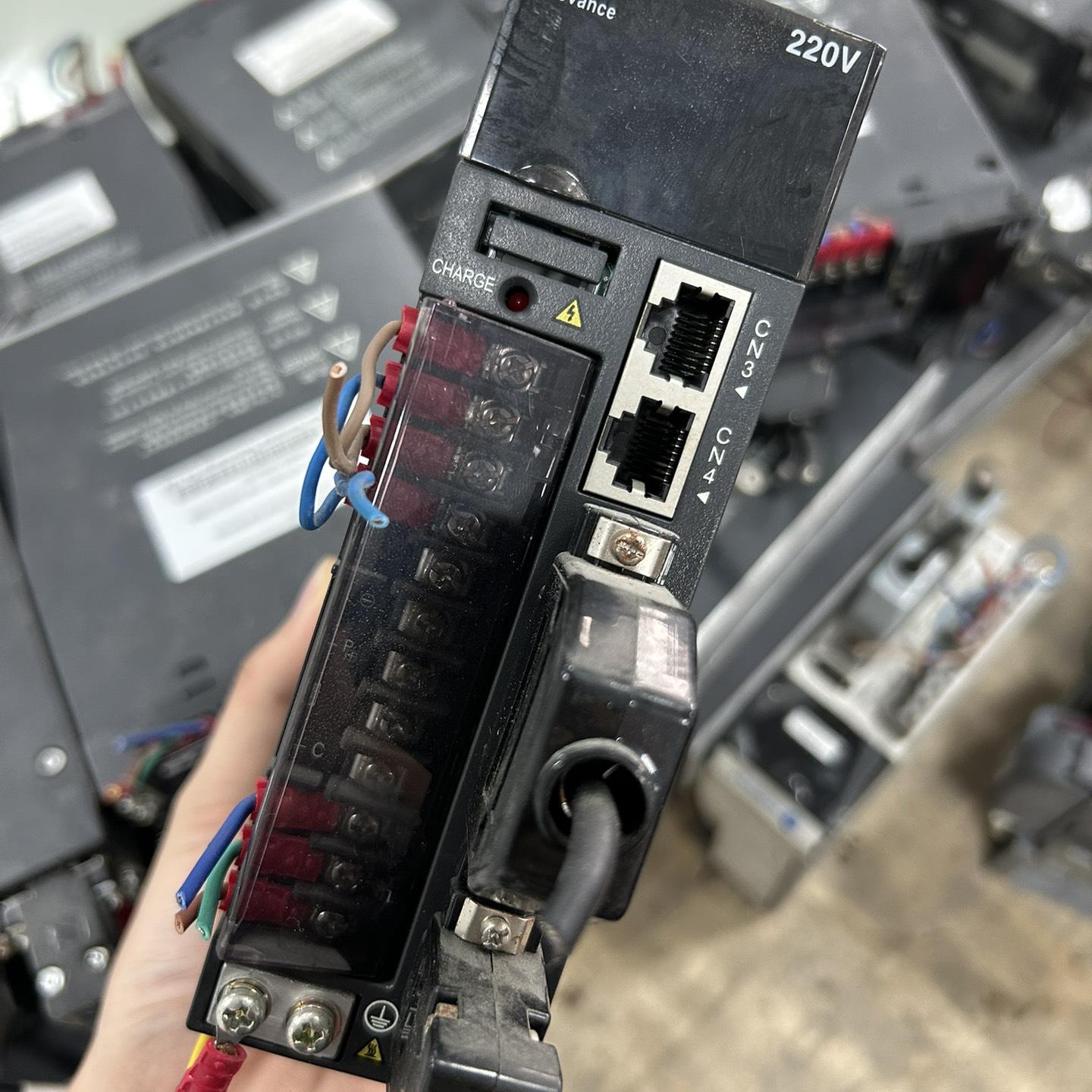 汇川伺服驱动器IS600PS1R6I 200W功率 拆机品