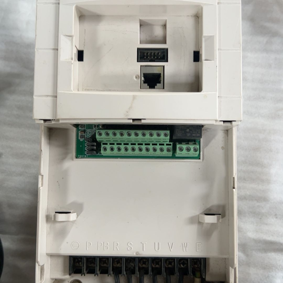 三品变频器 SANVC2000-4T0040G/P 4.0K