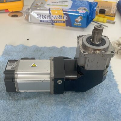 A5伺服电机MSMJ042G1U+直角减速机PBL62-
