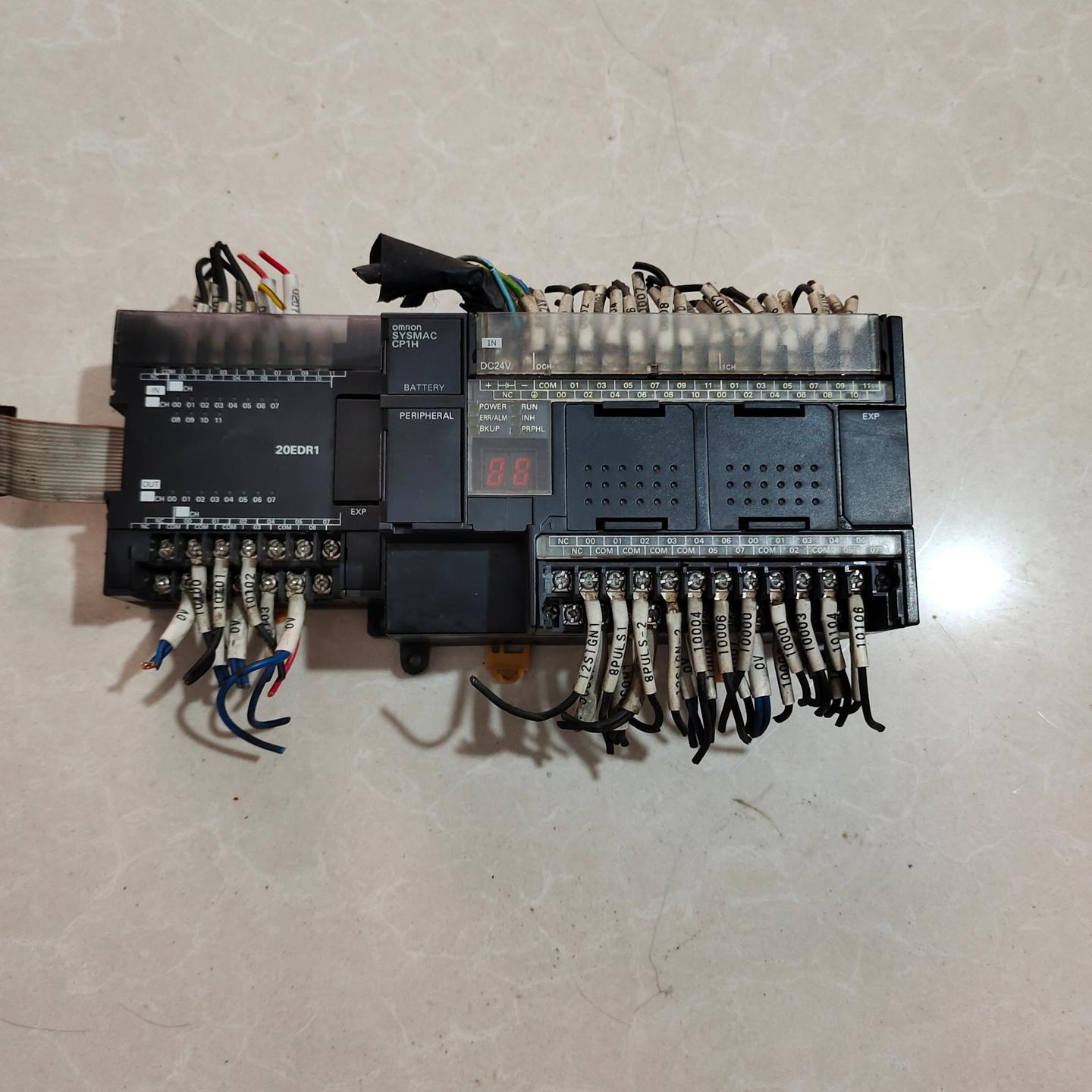 CP1H-X40DT-D   CP1W-20EDR1