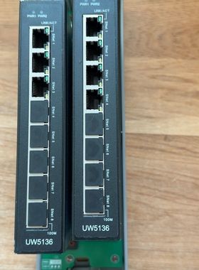 优稳交换机UW5136 2模块1底座 整体一套