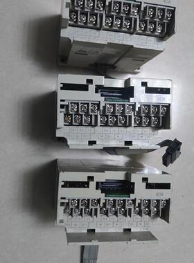 FX2N-4DA模块 成色如图 用上的欢迎联系拍走。