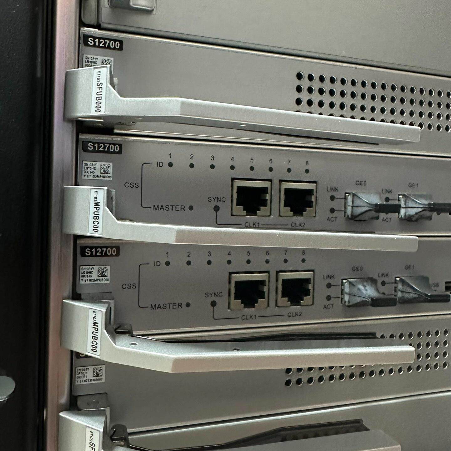 S12710 数据中心核心框式敏捷交换机