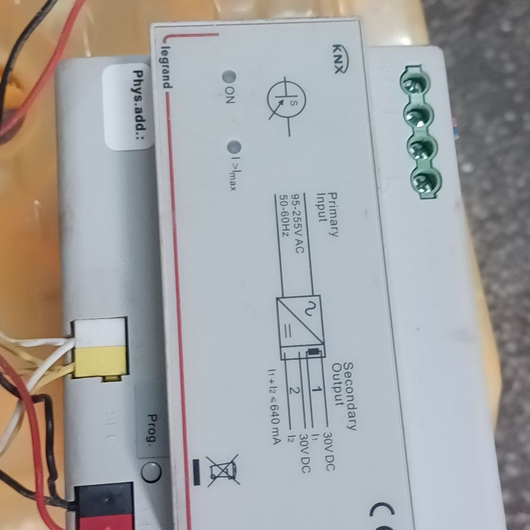 罗格朗 KNX总电源模块640MA。功能正常。成色如图。需要