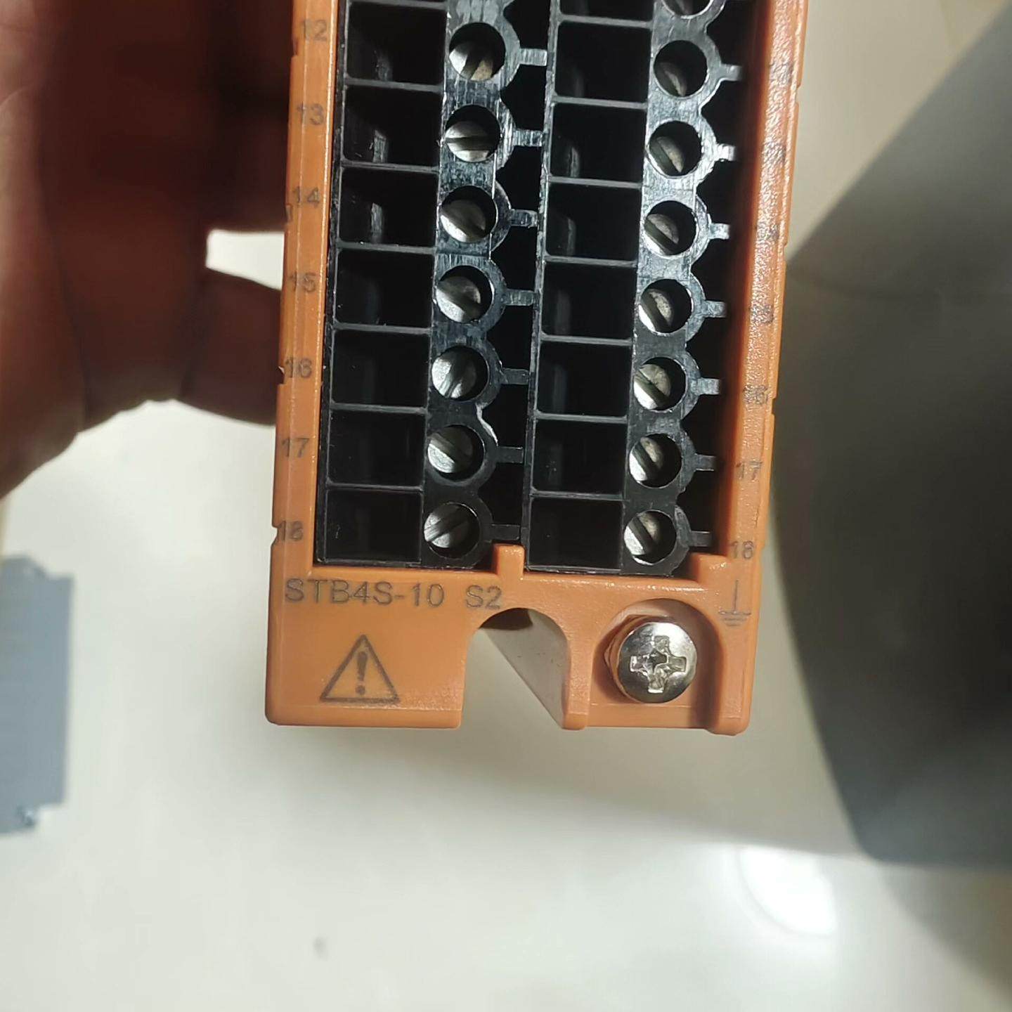 横河端子 STB4S-10