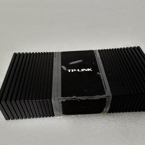 TP-LINK TL-SF1008+ 8口百兆交换机！实图片