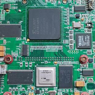 型号板一张 XCF32P XC4VFX12 XC3S4000