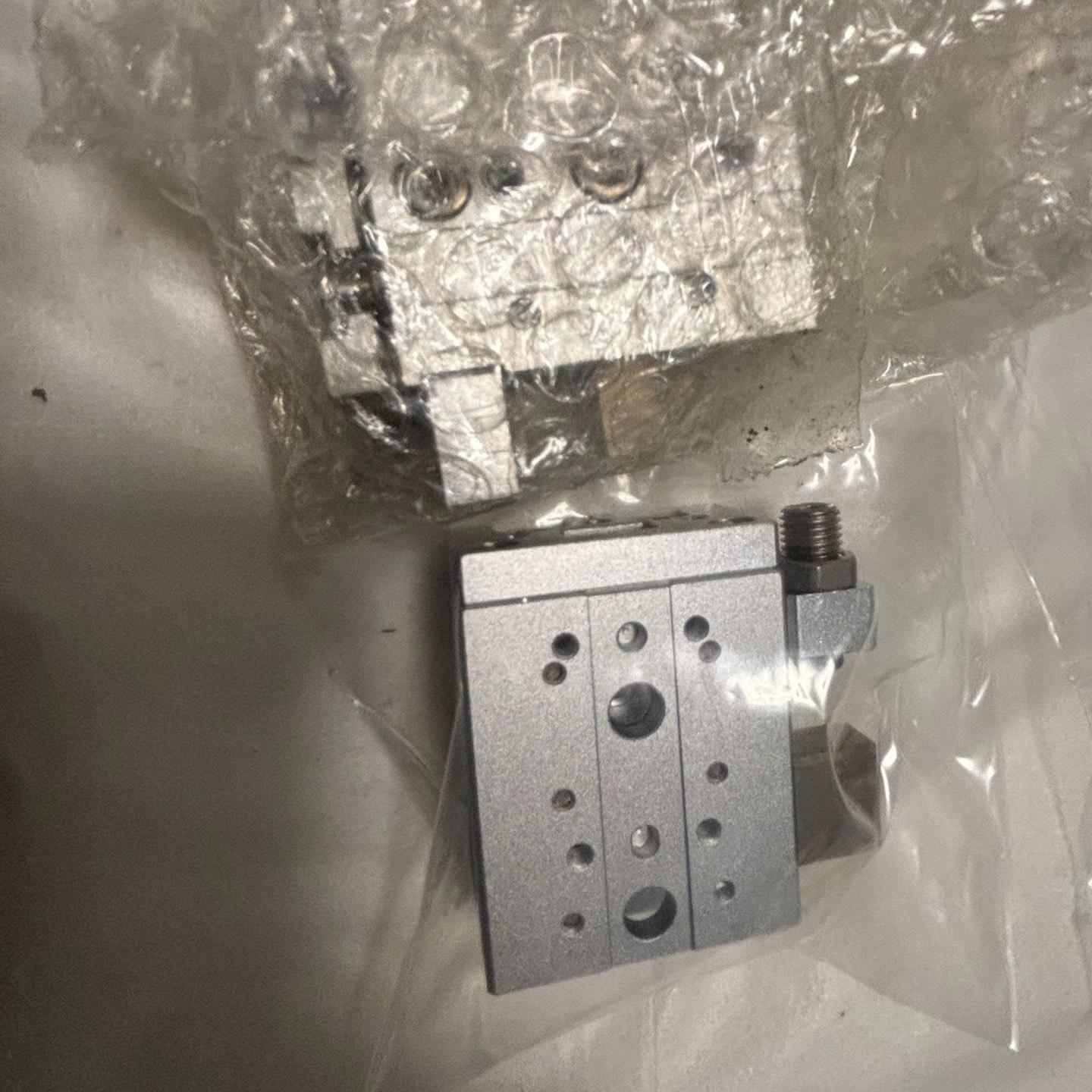 HLQ8X10SAS   没有包