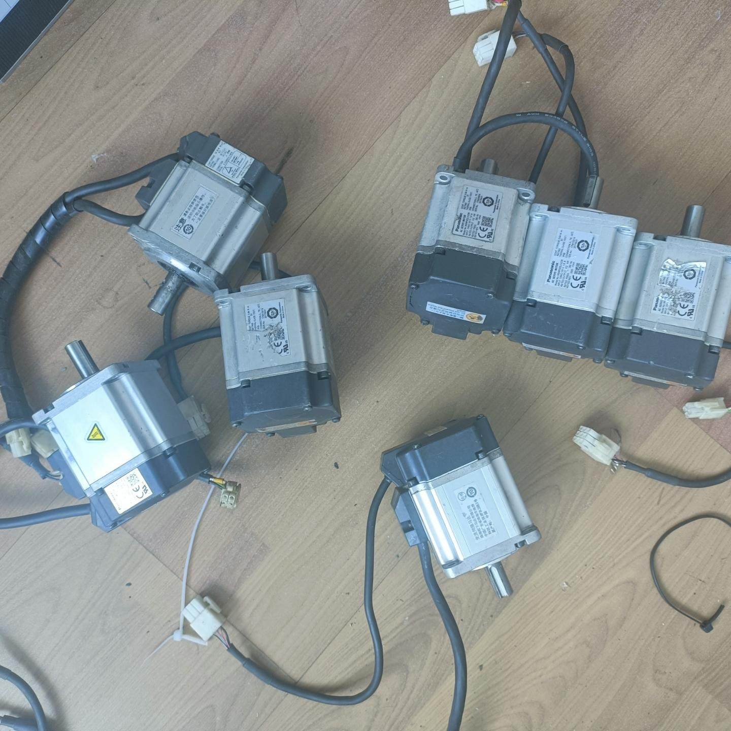 A6伺服电机 MSMF022L1U2M 200瓦 实物图