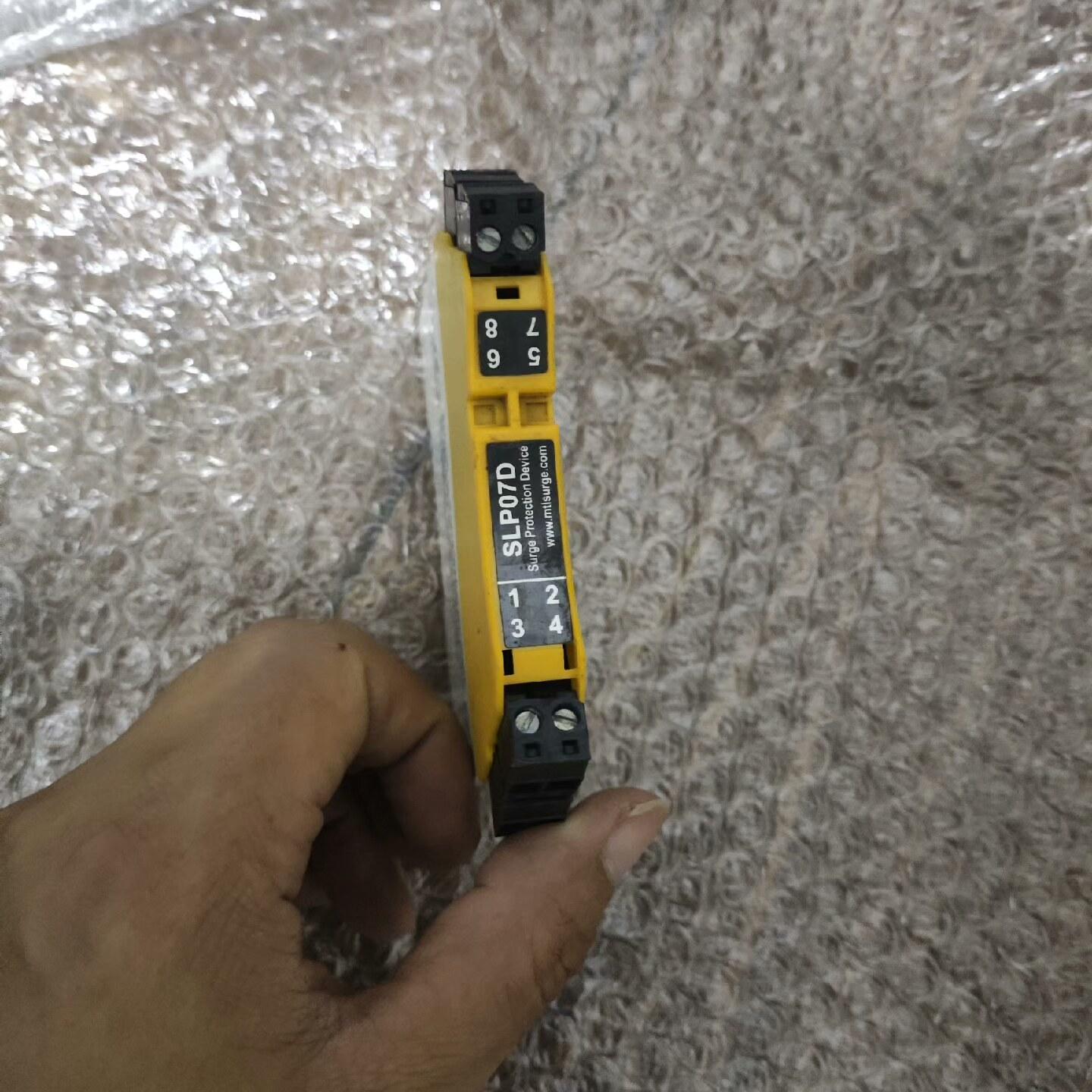 现货浪涌保护器SLP07D 货拉屋里2