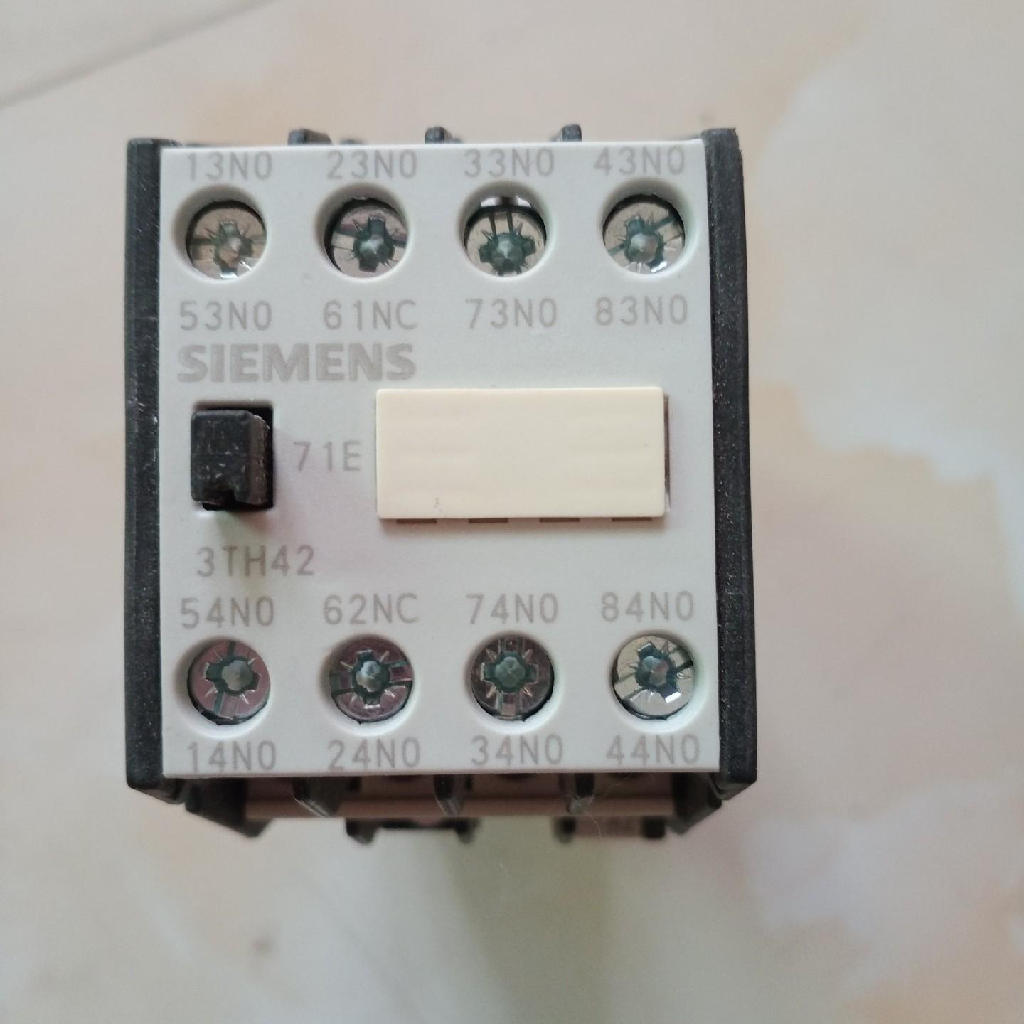 的 带 接触式继电器 3TH4271-1X