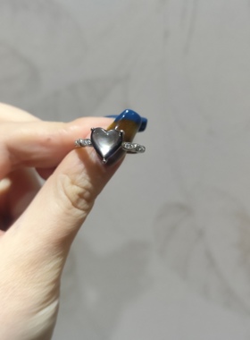 2025新品简约ins风爱心黑贝钛钢托开口可调节戒指饰品孤品